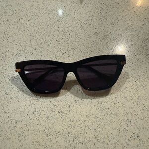 Banbé The Whitney Black Cat-eye Sunglasses